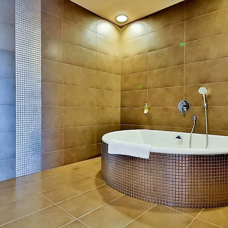 Modrá Stodola 4*